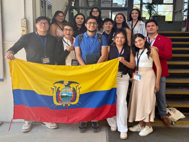 Desde Ecuador a Chile: Estudiantes PUCE expusieron investigaciones de nutrición