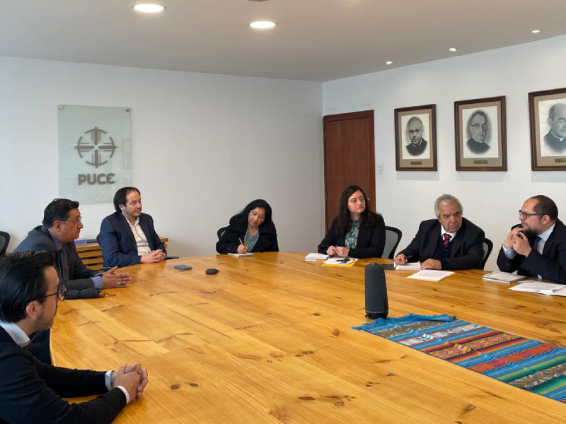 Facultad de Jurisprudencia PUCE en proceso de acreditación internacional