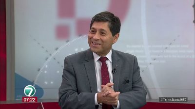 Ecuador TV: Entrevista Dr. Fernando Ponce León S.J, rector de la PUCE