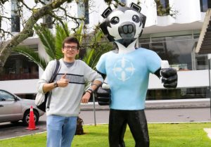 Martín Jiménez beca de excelencia académica por mejor puntaje en segundo semestre del 2021.