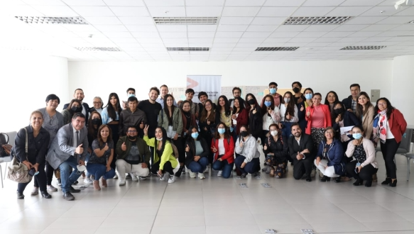 Ecuador en Vivo: Estudiantes de la U. Católica en Quito inician segunda fase de prácticas preprofesionales.