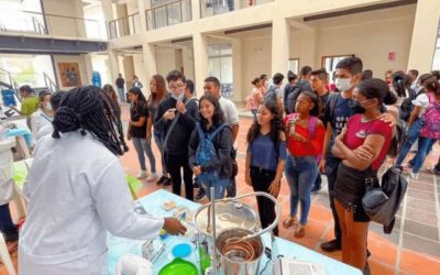 La Hora Esmeraldas: PUCESE realizó feria de ingenierías