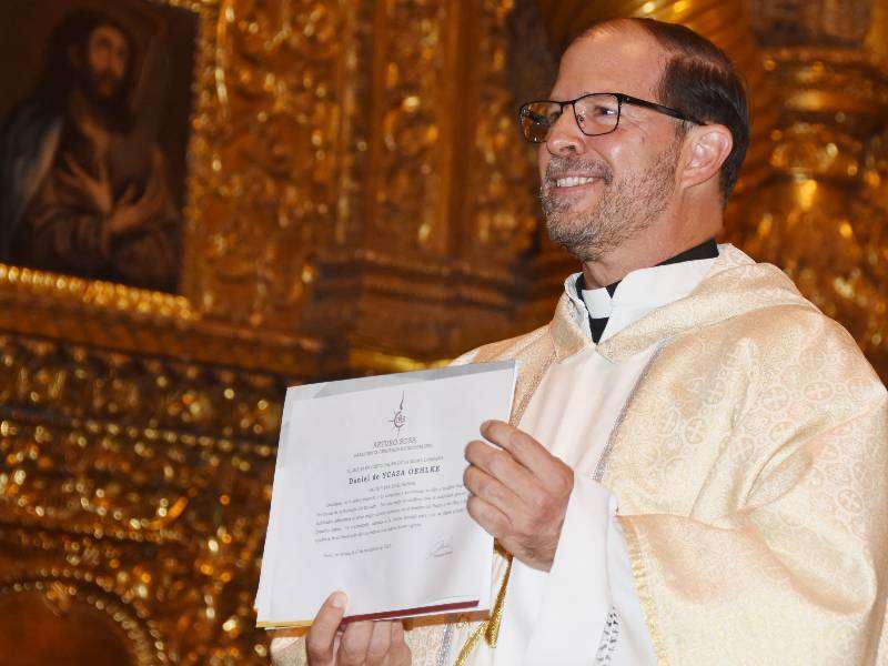 Padre Daniel de Ycaza, S.J., posesionado como nuevo Provincial