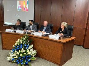 Francia, París, Nanterre, Grenoble, PUCE