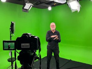 Diccionario de lengua de señas PUCE