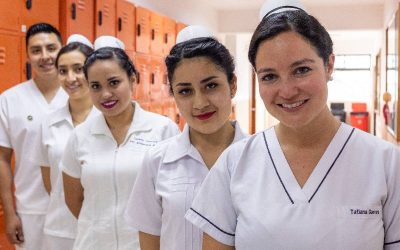 Escasez de profesionales de enfermería afecta a Ecuador