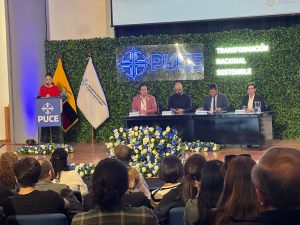 Los retos de la educación superior son analizados por PUCE y Universidad de Oxford