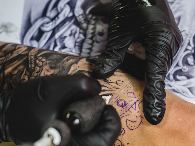 ¿Los tatuajes son un indicador de violencia?