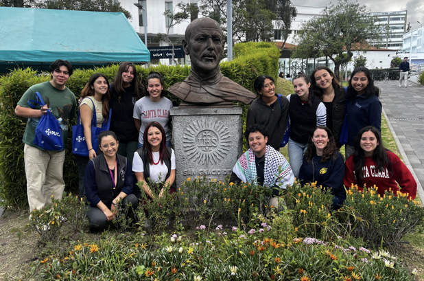 Estudiantes de la Universidad de Santa Clara visitaron la PUCE