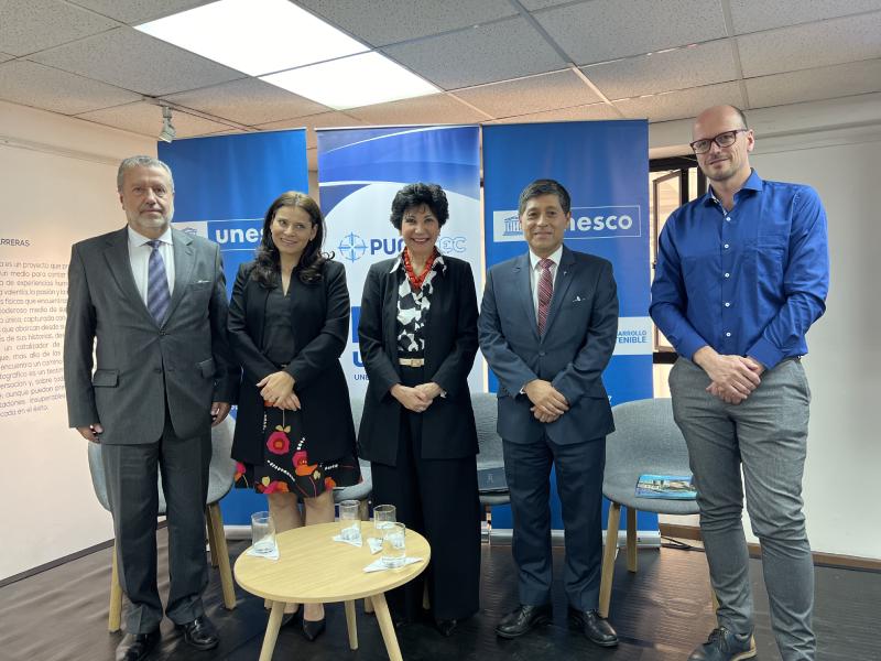 PUCE y UNESCO lanzan centro UNEVOC para formación tecnológica en Ecuador