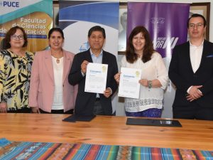 PUCE e Ineval firmaron convenio