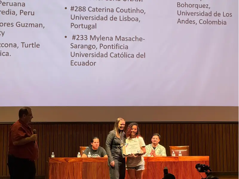 Graduada PUCE recibió premio en congreso internacional de herpentología