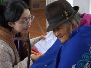 PUCE implementa proyecto enfocado en la salud de adultos mayores