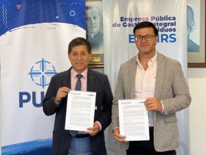 EMGIRS-EP y la PUCE firmaron un convenio para pasantías.