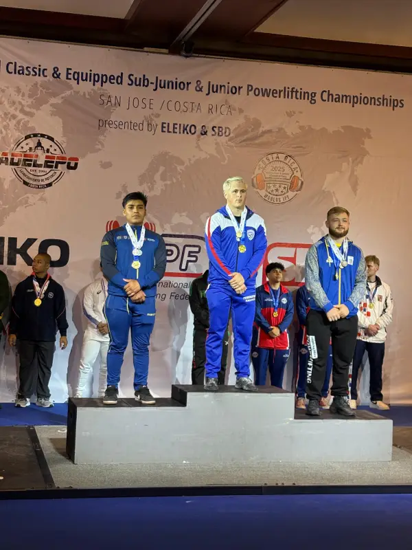 Stalin Coello 74kg junior obtiene el  segundo lugar 
Sentadilla: 285 KG
Press de Banco: 185 KG
Peso muerto: 255 kg
Total: 725 kg