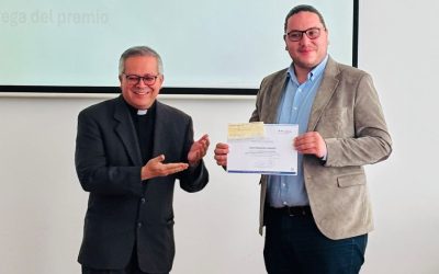 ¿Quién es Juan Sebastián Castillo, ganador del Aurelio Espinosa Pólit 2025?