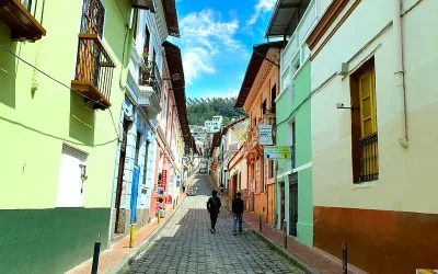 Investigación PUCE alerta: pinturas exceden sesenta veces límite permitido