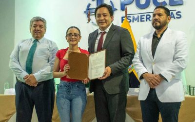 PUCE Esmeraldas recibe condecoración de la Asamblea Nacional