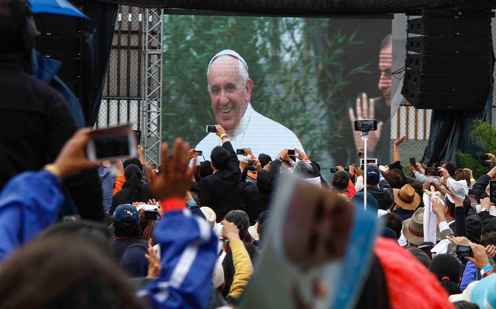 Foto: 7 de julio de 2015. El papa Francisco se reunió con estudiantes y profesores de la PUCE. ANDES/Micaela Ayala V.