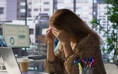 Investigación PUCE: el estrés laboral afecta las relaciones familiares
