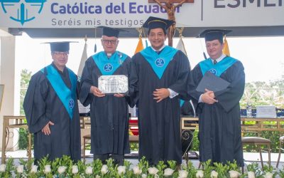 PUCE otorga doctorado honoris causa al Padre Rafael Savoia en Esmeraldas