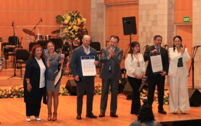 Comciencia recibe premio El Quinde por divulgación científica