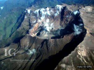 Erupción del volcán Guagua Pichincha en 1999. Foto: IG-EPN.