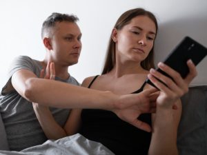 Celos en la pareja: ¿amor o peligro? 