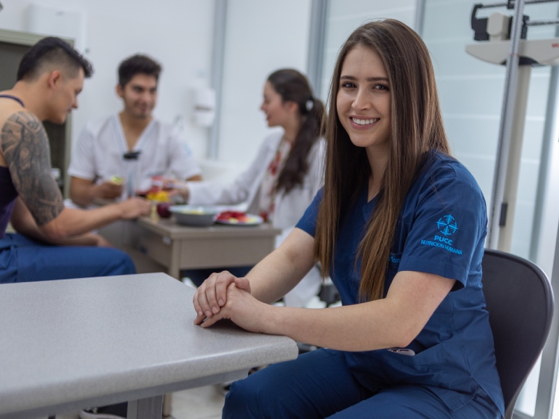 PUCE impulsa doble titulación en Nutrición junto a universidad española