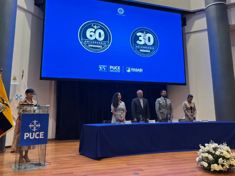 Las carreras de Enfermería y Medicina de la PUCE celebran su aniversario