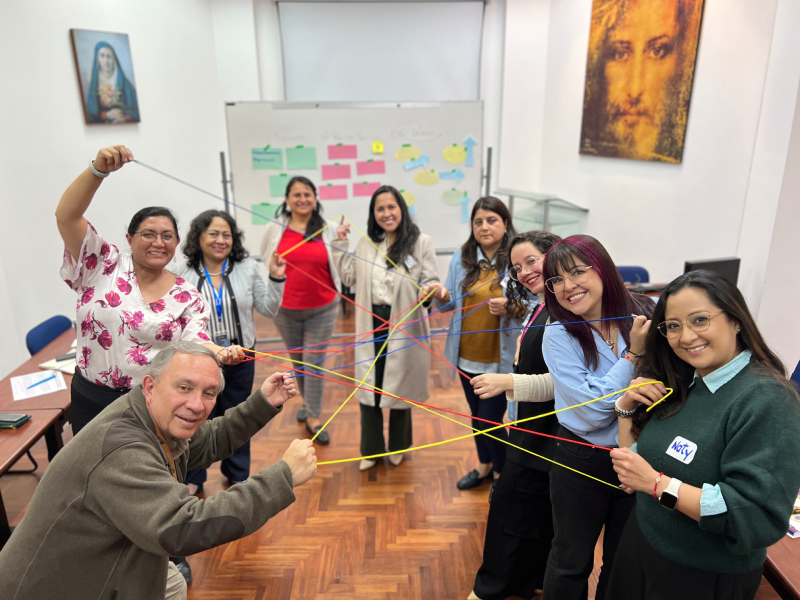 La PUCE impulsa espacios de escucha activa con sus direcciones académicas 