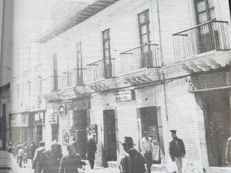 Foto. La U. Católica comenzó a funcionar en una casona de la calle Bolívar, no.343.