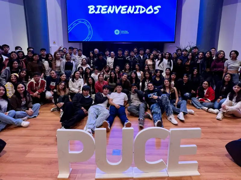 Bienvenida a estudiantes PUCE
