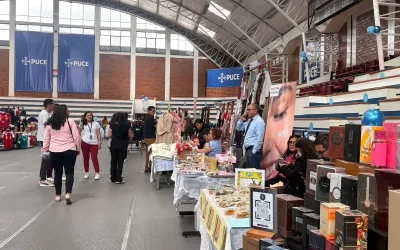 La feria Somos PUCE impulsa el talento de los emprendedores